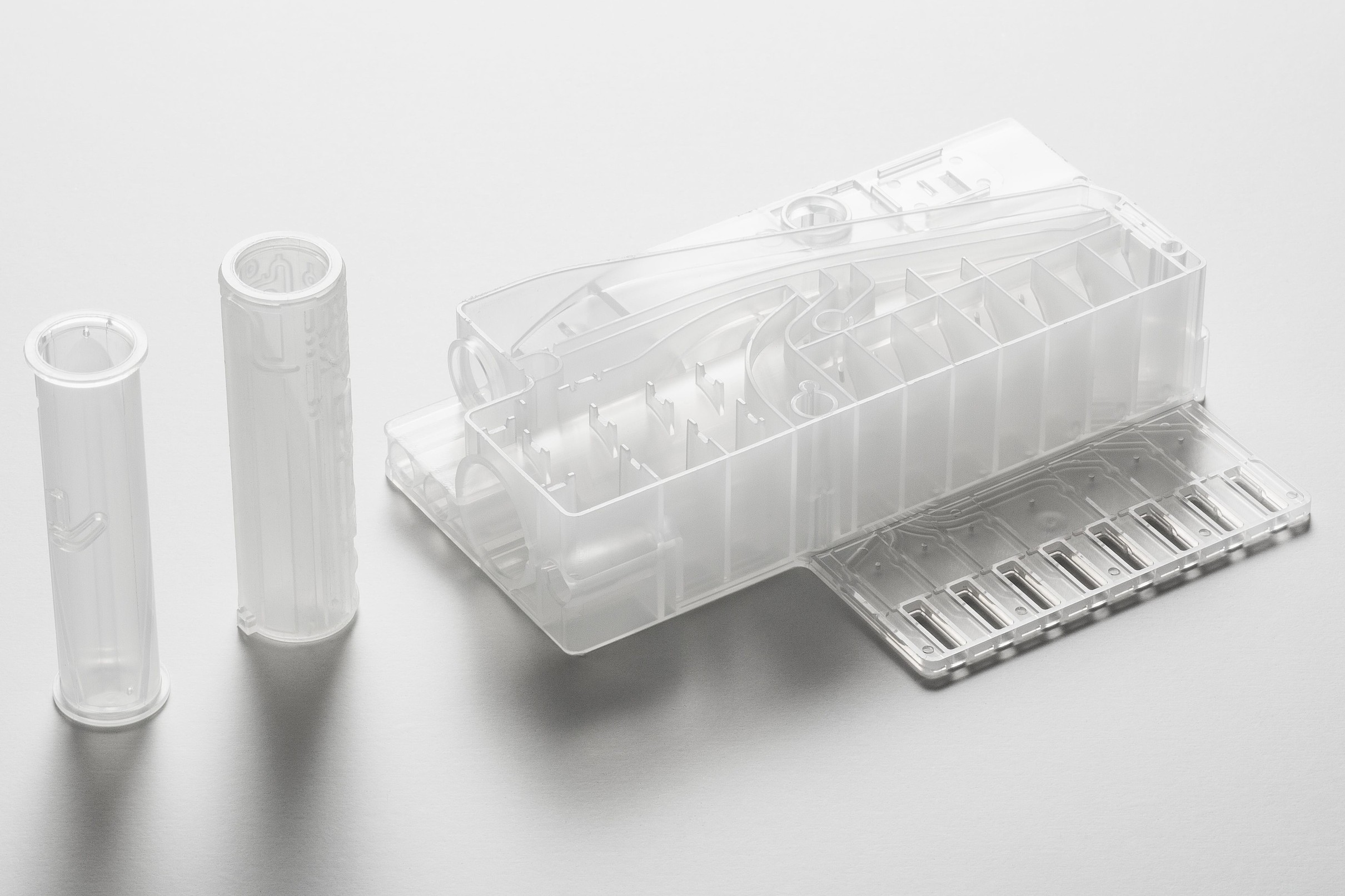 transparente Spritzgussteile für die Entwicklung eines Geräts zur In-vitro-Diagnostik