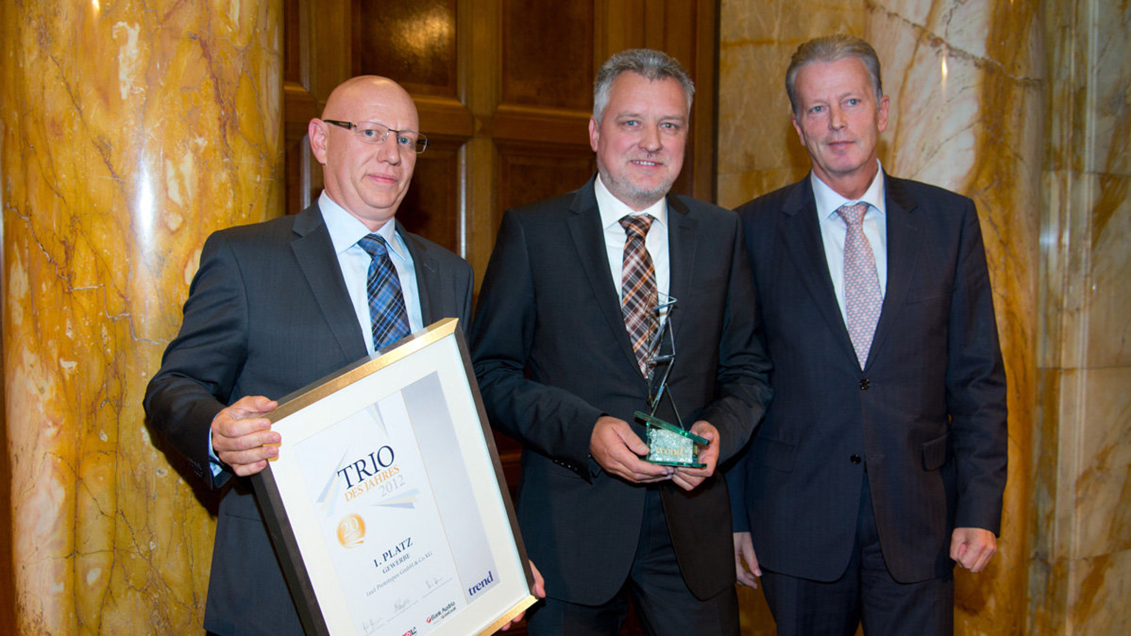 1zu1 erhält die Auszeichnung Trio des Jahres 2012