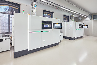 Die beiden P500 EOS Anlagen im 3D Druck Center von 1zu1 Prototypen in Dornbirn.